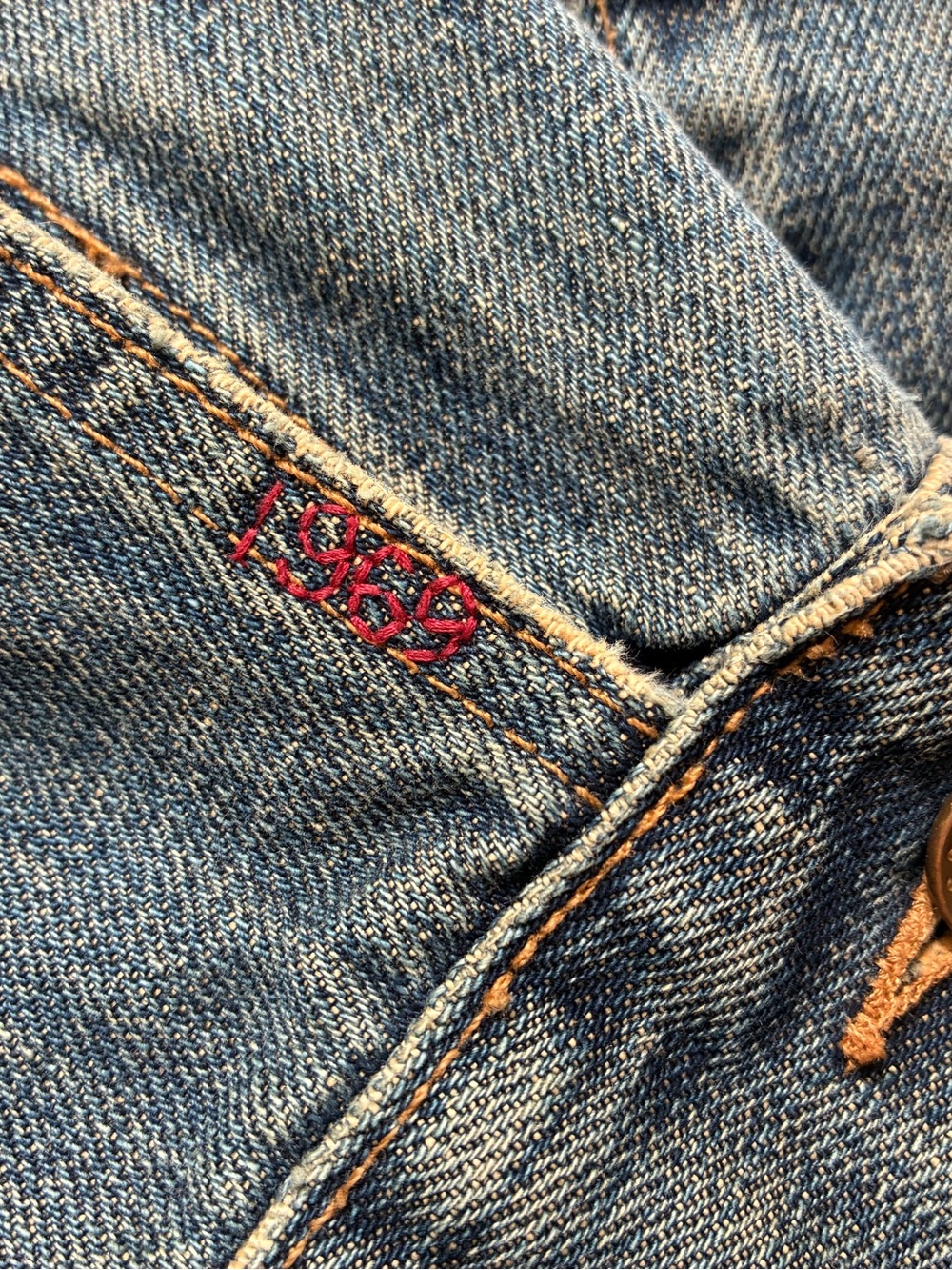Gap1969 denim jacket size L with back applique - Picture 3 of 4